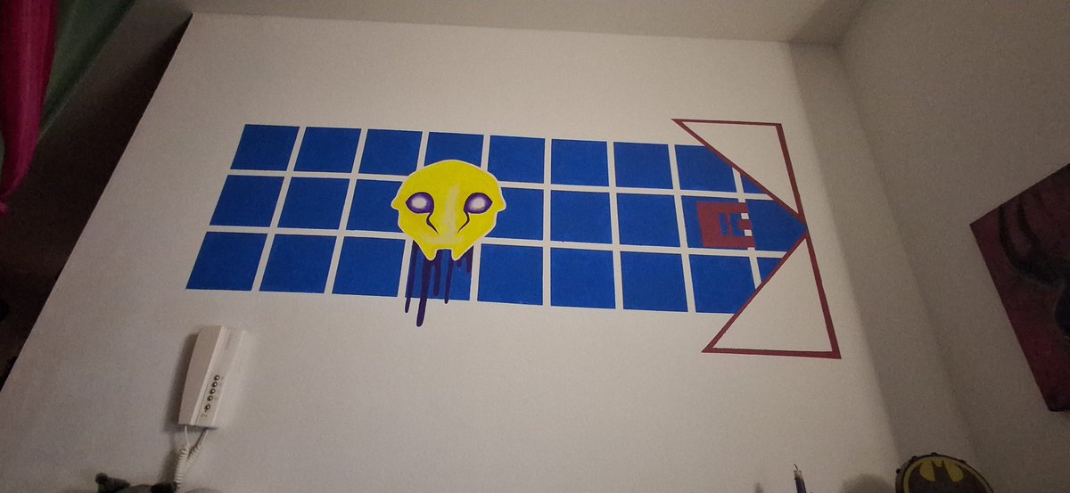 As part of my home renovation i will probably end up painting over this.
Makes me sad, cause this was one of the first wall decoration attempts i dared make.
But i am planning on painting some different grineer themed design afterwards. Still. It will hurt