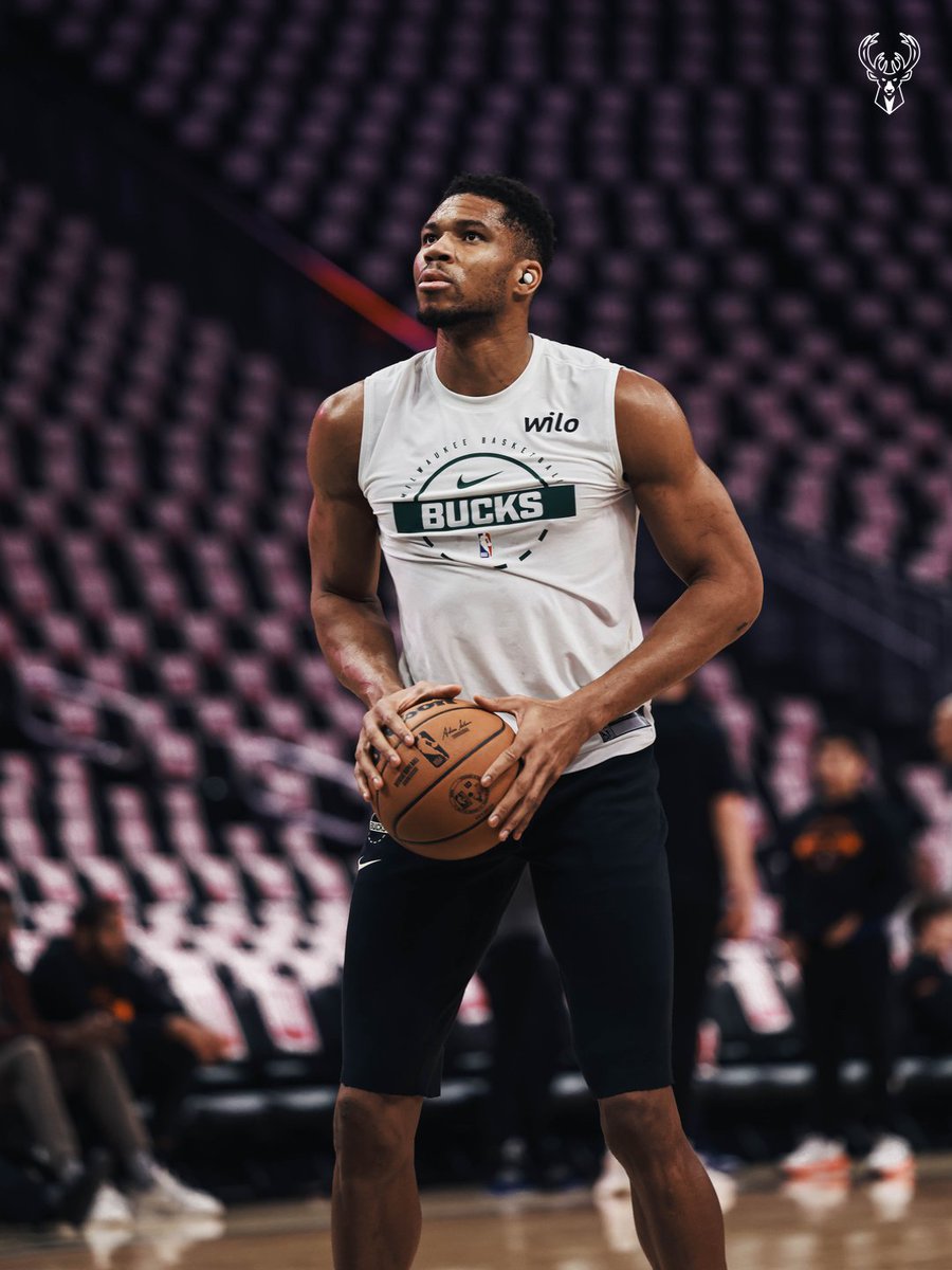 Bucks's tweet photo. 100+ PTS, 40+ REB, 15+ AST.

Giannis is the first player in NBA history with those totals through the first three games of a season. https://t.co/lkYJn12ObZ