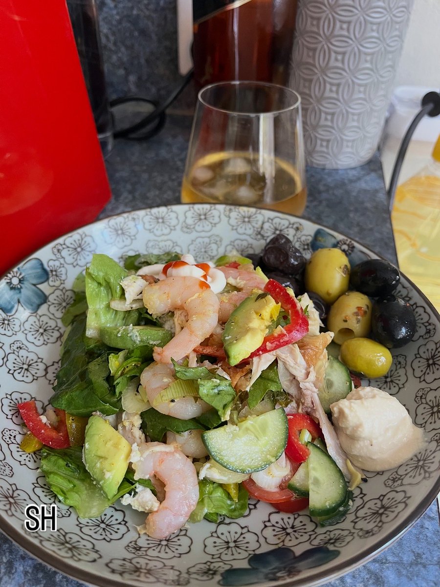 Agent99c's tweet image. Happy Tuesday pulled chicken salad #food #foodpics #salad #pulledchicken #eatwell #foodpic #lunch