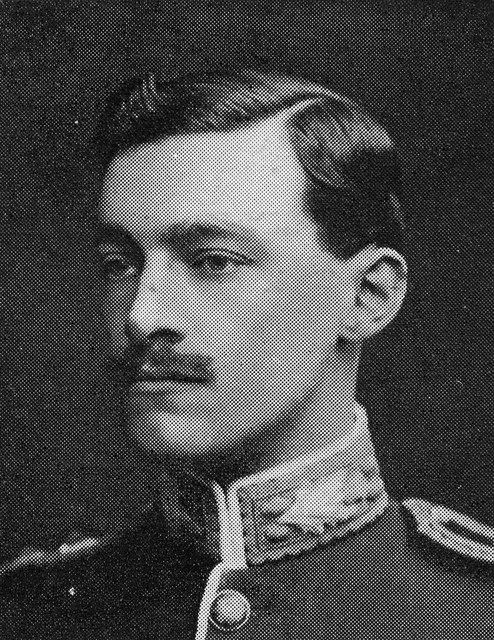 BritishHistorym's tweet photo. Remembering Captain Robert Frederick Balfour ๐ฌ๐ง
1 Battalion, Scots Guards
Captain Balfour died, aged 31, on 28 October 1914 at Gheluvelt on the Western Front.
He was the son of Edward Balfour, of "Balbirnie," Markinch, Fife.
#lestweforget #scotsguards @BritishArmy https://t.co/nV7rQvdp1o
