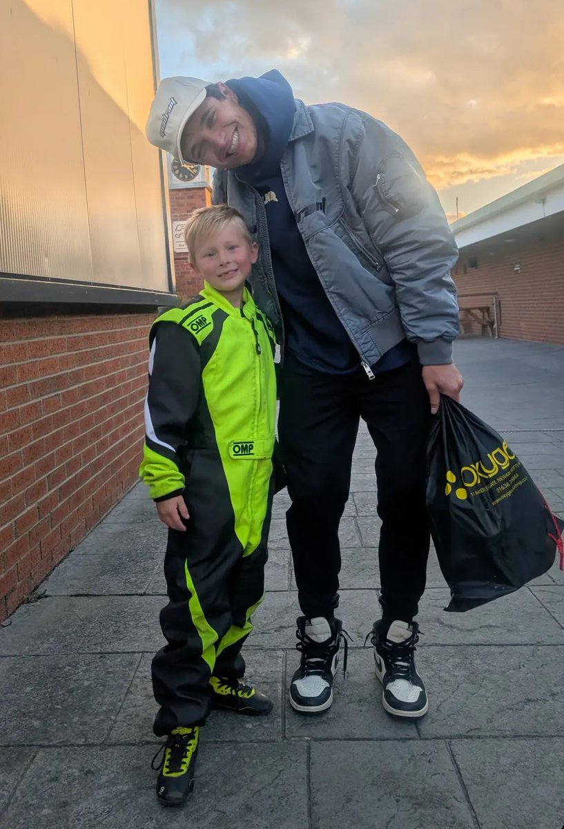 lando with a young karter, oh this is adorable 😭🤍