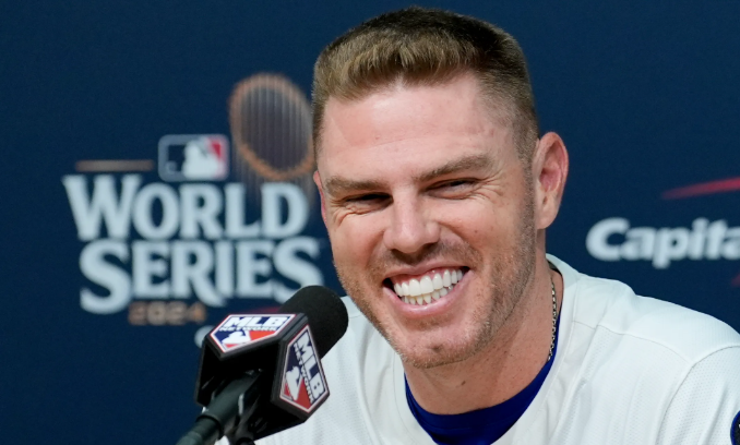 americanbiff's tweet photo. #Freeman Flat Top strikes again @Dodgers https://t.co/8gLy2tQ8Y6