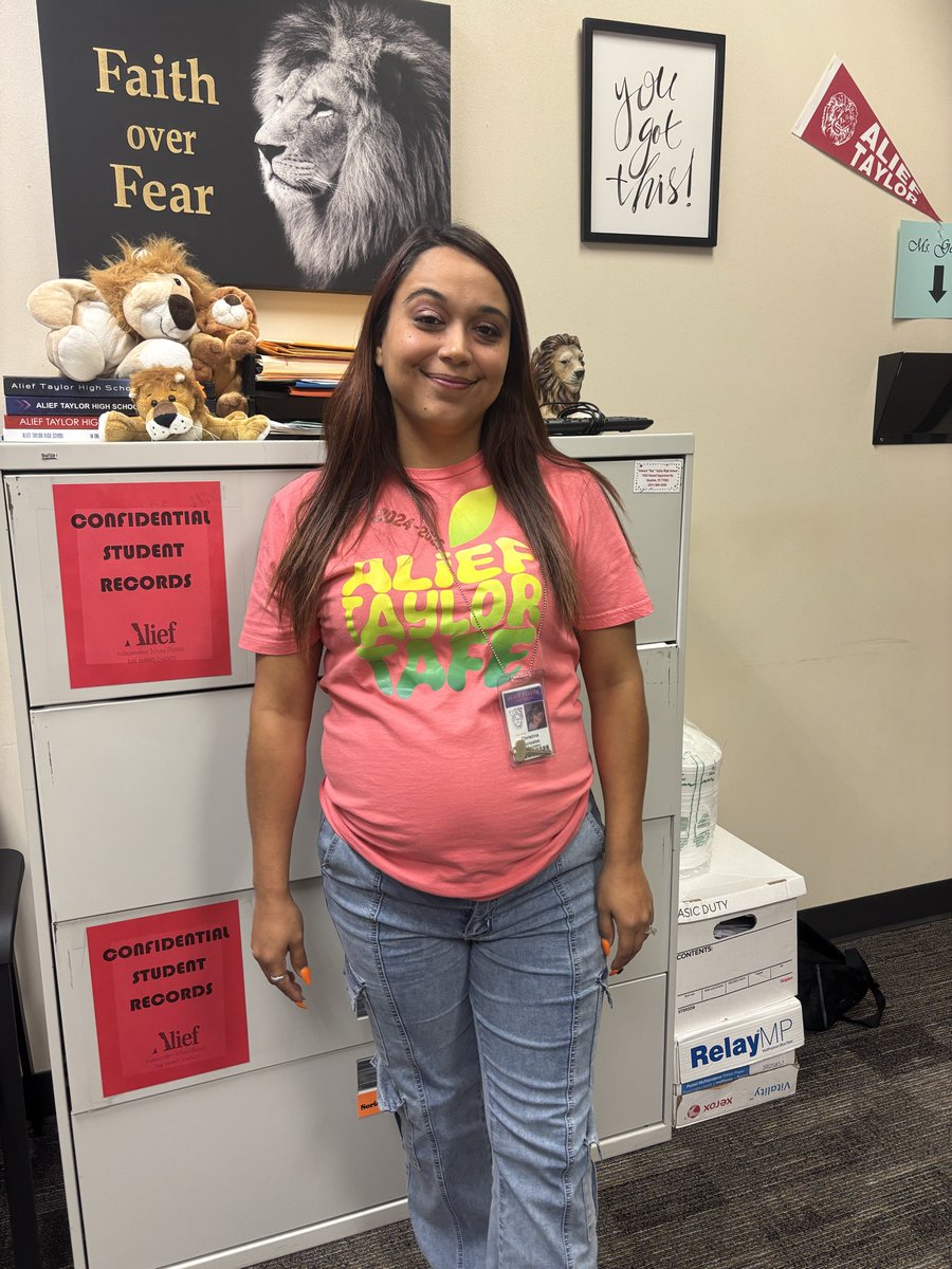 Kdub21701's tweet photo. Ms. Gonzales always greets you with a smile @ATaylorHS  She is definitely #AliefProud25 https://t.co/2p9jABD1fC
