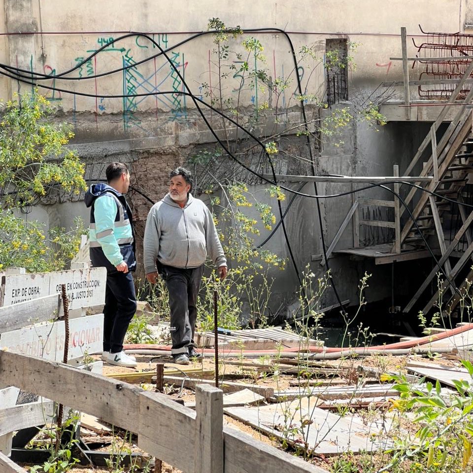 agustinrponti's tweet image. QUÉDATE QUE TE CUENTO TODO LO QUE HICIMOS HOY EN @bacomuna15 .
☀️Arrancamos la mañana junto a @Capitalhumanong y @LuduenaMBelen llevando al Hospital María Curie los gorritos de lana tejidos hace un mes en Scalabrini Ortiz para pacientes oncológicos.
🚧 Luego iniciamos el desagote…