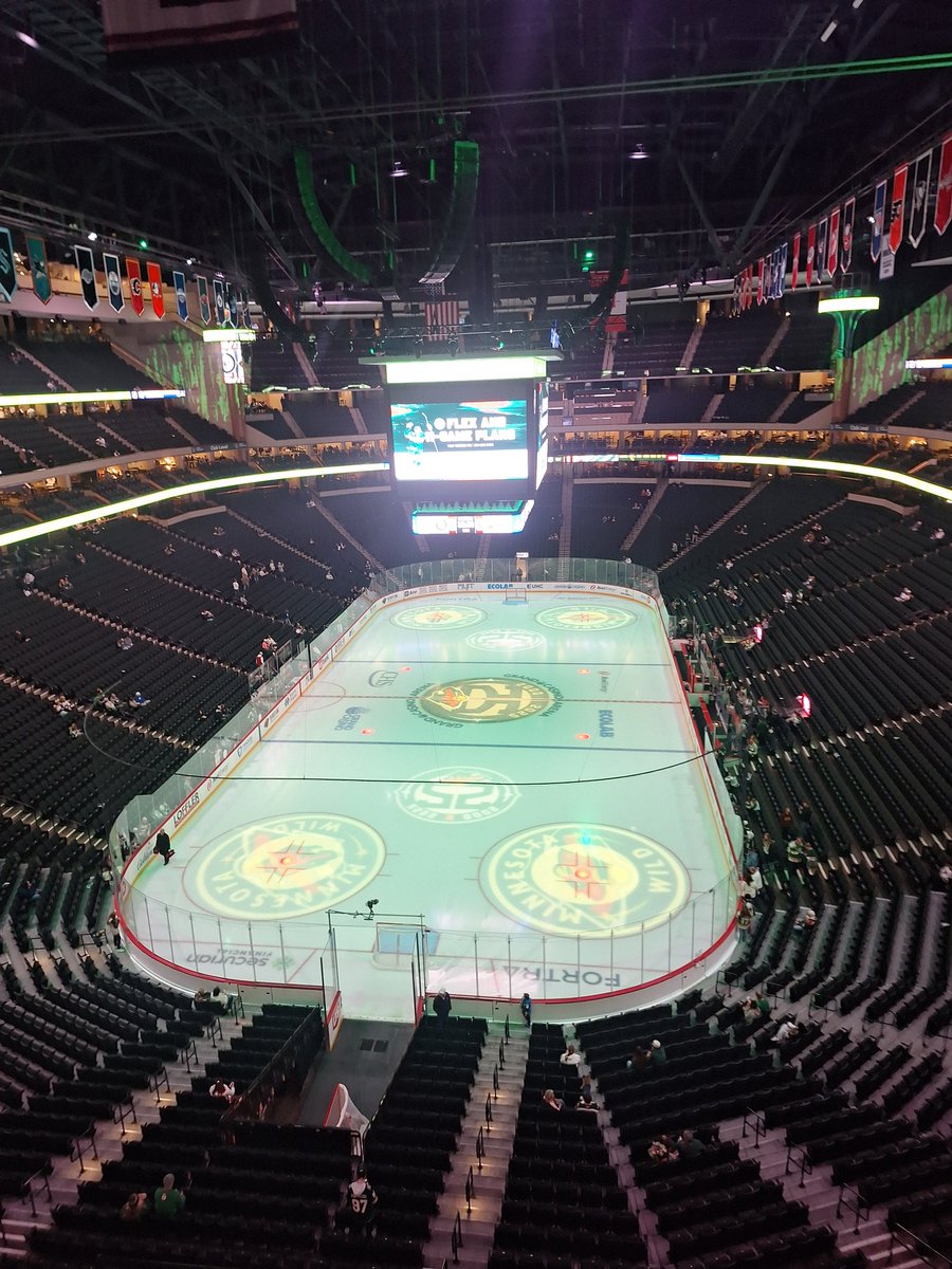 SLP22Dad's tweet photo. Made it!!! @mnwild https://t.co/qwj8mIIFQg