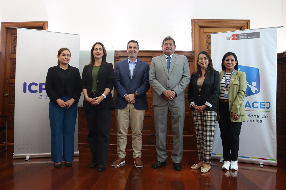 Pronacej_Peru's tweet photo. 📄#NotaDePrensa | ✍️¡Aliados por la reinserción!🤝

#PRONACEJ suscribió un convenio de apoyo y cooperación interinstitucional con el Instituto Cultural Peruano Norteamericano (@icpnaoficial ), a fin de generar oportunidades educativas en el idioma inglés en beneficio de los adolescentes de los CJDR, SOA y los jóvenes que participan voluntariamente en el Programa de Asistencia y Seguimiento Posterior al Egreso.