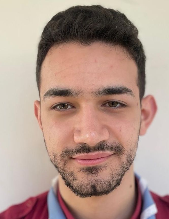 صليب أهلك يا ايليو كتير كتير كتير كبير ..
وكم صليب في أهل بعد رح يحملوا قبل ما هل مزرعة تصير بلد؟ 
يا عدرا دخيل إجريكي..  🙏💔