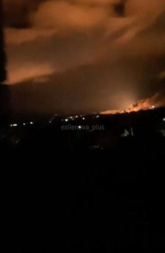 LOLgorithm_404's tweet image. 🚨BREAKING: Ukrainian attack ongoing in Ulyanovsk region's Novospasskoye in Russia. Three oil depots in one district targeted. JSC "NS-Oil" hit.