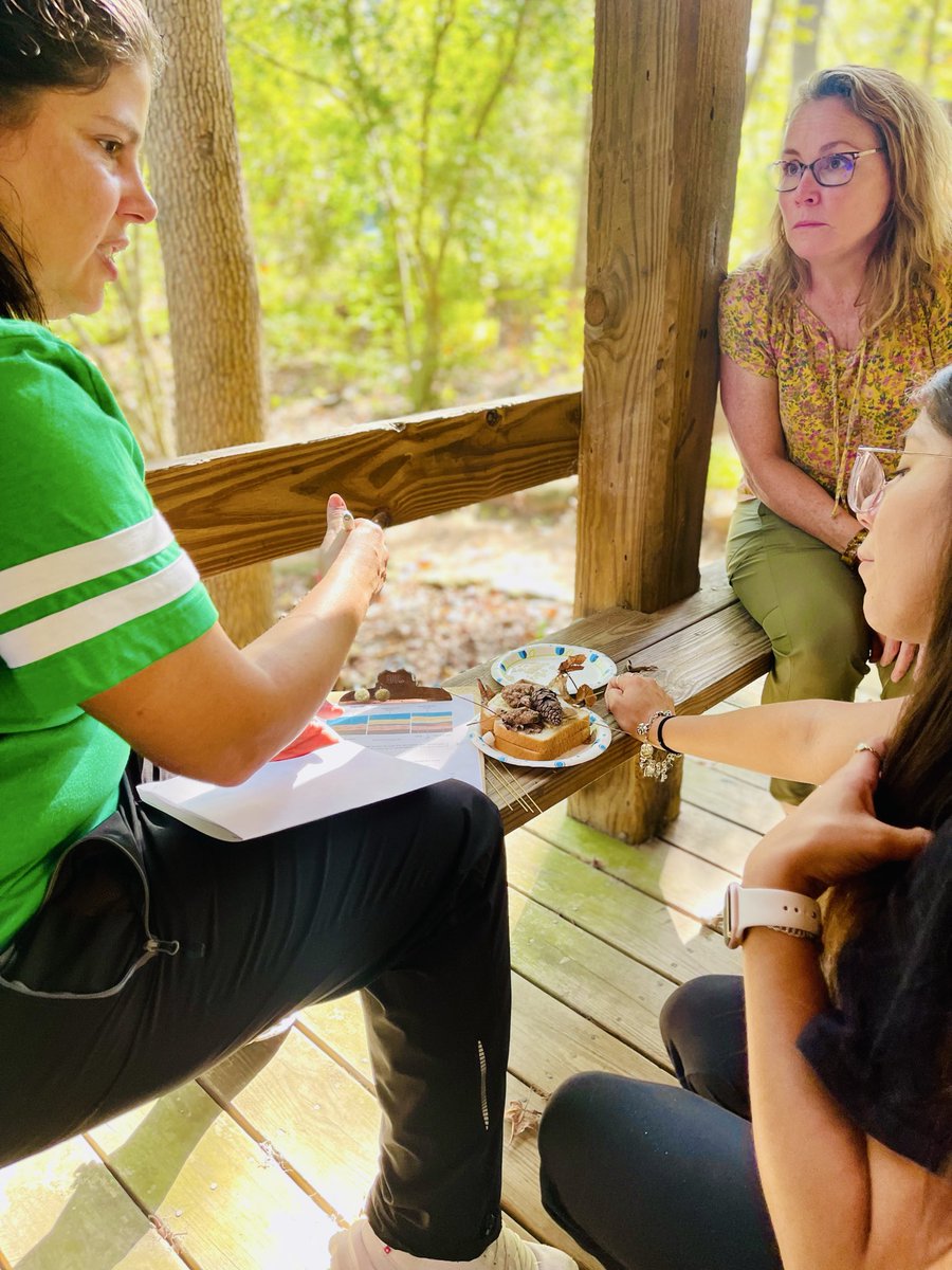 Humble_Science's tweet image. 🪨💡 Our Science Cadre ROCKED collaboration today, literally! Teams explored before explaining to model how sedimentary rocks and fossil fuels form @ Jesse Jones Park! Layer by layer, curiosity built up under pressure! 🔬🔥 #DoingScience #ExploreBeforeExplain