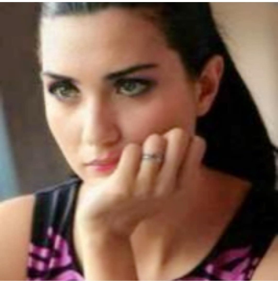 #صح_الدنيا_بقت_صعبه
عالم بيتفكك قلوب بتتغير نفوس توحشت شوارع ملئت بالاجرام معدش فى حياء لبنات ونساء اليوم شباب ضاع وسط فساد مجتمعى الداخل متقطع ومتدمر الطيب والدغرى مش عارف يعيش وسط زمن اتملى طوائف مكنتش موجودة الا بدخول الضيوف ملامح مصر اتغيرت 
والكل يعلم لكن السكات سمه العصر