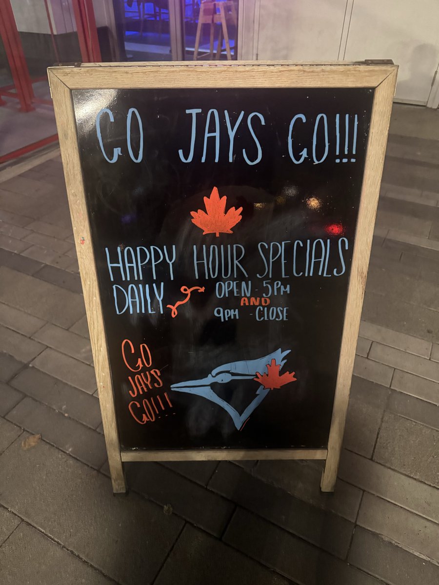 StLouisFairview's tweet photo. Join us at St Louis Fairview Mall - 1800 Sheppard Ave East for the #BlueJays #WorldSeries TONIGHT! https://t.co/ub6qamo4PC