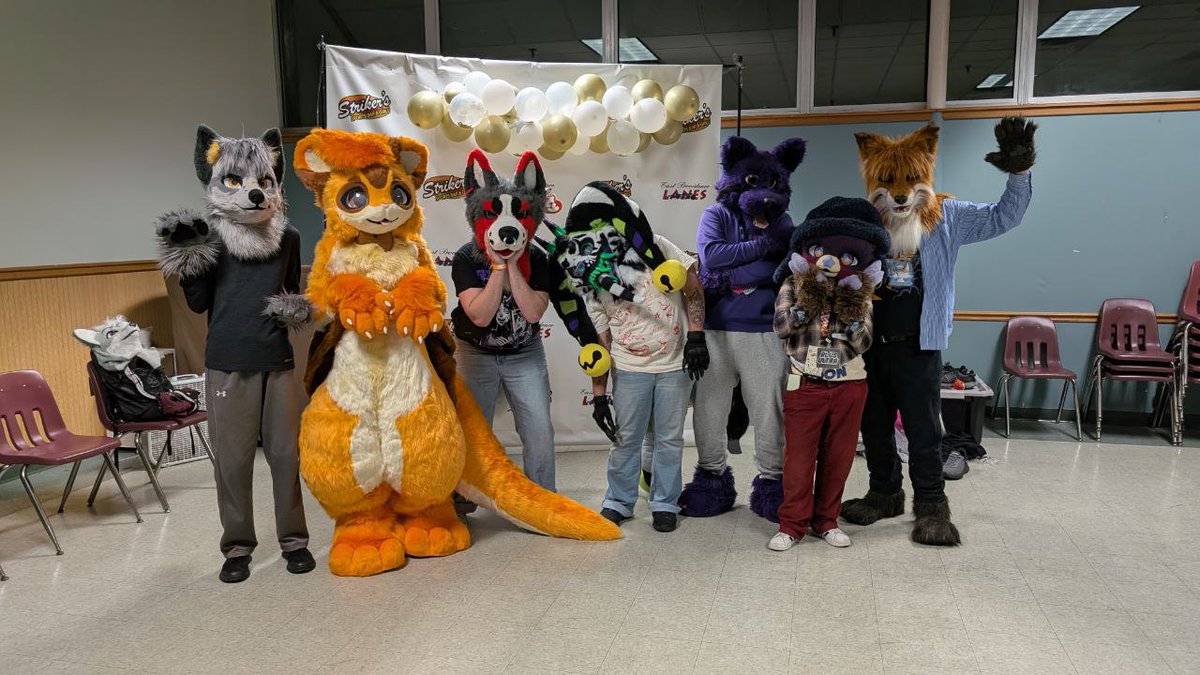 shadowmoonray's tweet image. #furry in Salem Furmeet 2025