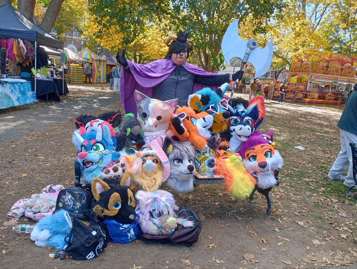 shadowmoonray's tweet image. #furry in Salem Furmeet 2025