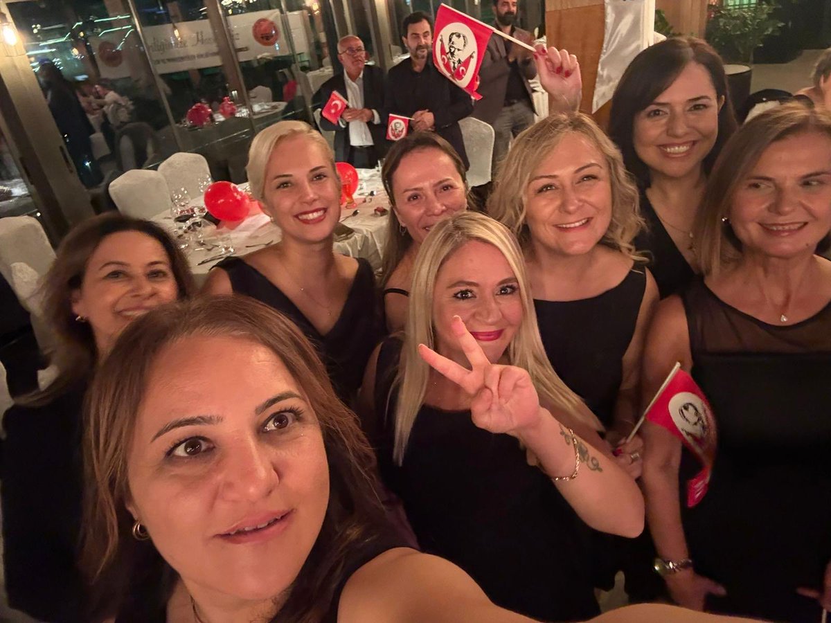 birsenaltiparmk's tweet image. Türkiye Cumhuriyeti ilelebet payidar kalacaktır… ✌️
#cumhuriyet
#102yaşında
#mmdb 
#çdmb