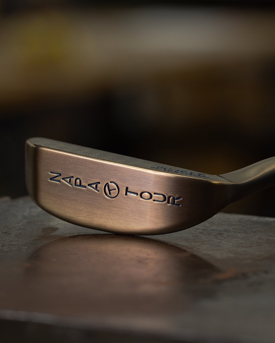 This 35-inch Napa SSS Tour beauty is a rare 340-gram modern classic with Scotty's hand-applied Chromatic Bronze finish. With its creative hand-stamping, milled sight dot and Tour Black shaft, this one is crafted for feel players who appreciate the finest milled putters available.