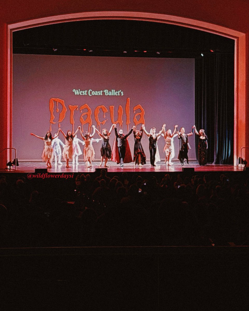 “I have crossed oceans of time to find you” The Dracula ballet was so beautiful &amp; magical 🕯️🩸🦇