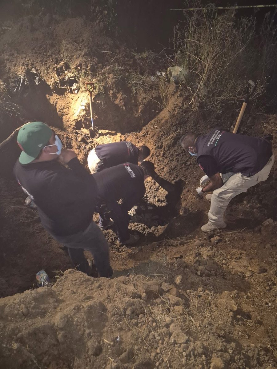 🚨 Autoridades confirman una fosa con dos cuerpos en Nicolás Romero 
Toda la información aquí facebook.com/share/p/1BWLJT…

#NicolásRomero #Edomex #Seguridad