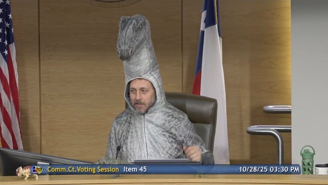 Travis County Judge <a href="/AndyBrownATX/">Andy Brown</a> in the Halloween spirit as a Jurassic Park escapee, apparently. 📸 via <a href="/brigitteyall/">Brigitte Bowen⚡️</a>