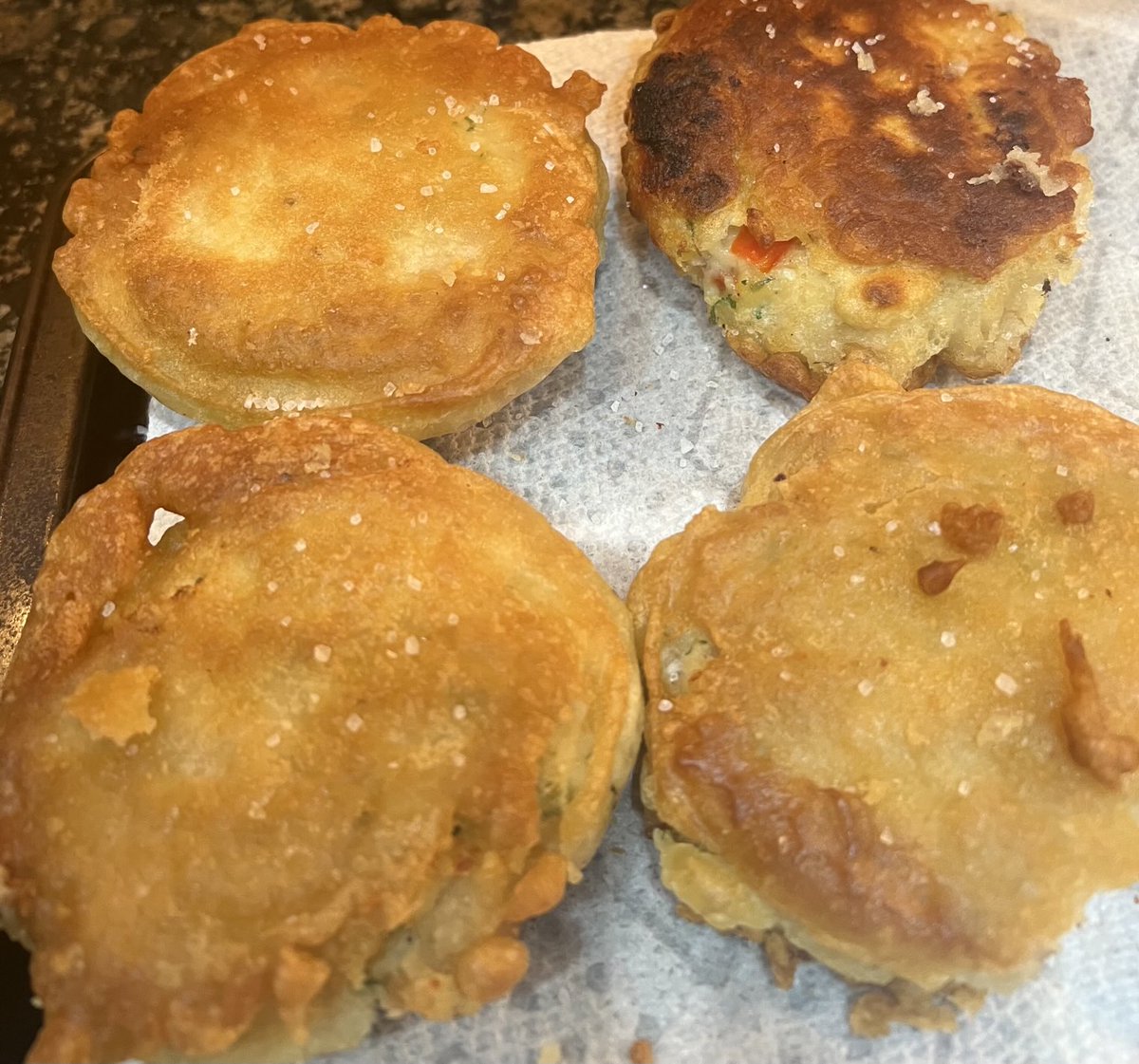 Made #Belfast #Pattys tonight from leftover meat and potatoes and spices. Norn Irn gal! Served with a ton of veggies (not Chippy approved…)