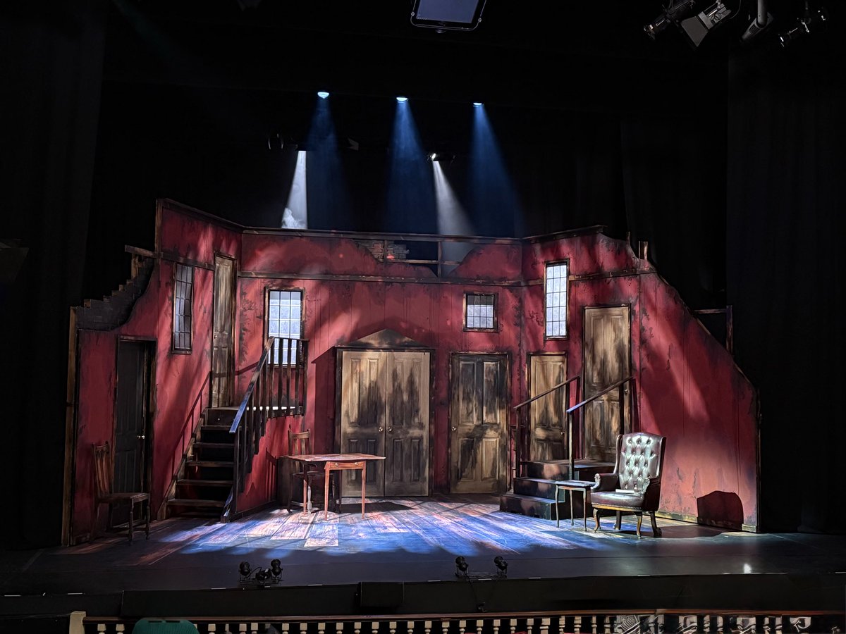 Fantastic cast and play at <a href="/TheatreWindsor/">Theatre Royal Windsor</a> tonight seeing Sherlock Holmes, The Hunt For Moriarty 🎭👏🏼👏🏼👏🏼👏🏼