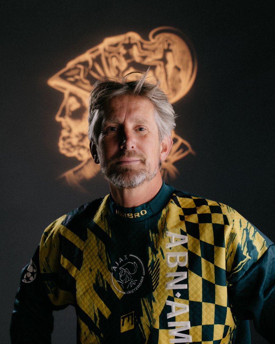 The best birthday wishes to Edwin van der Sar!

@VdSar1970 🤍❤️🤍