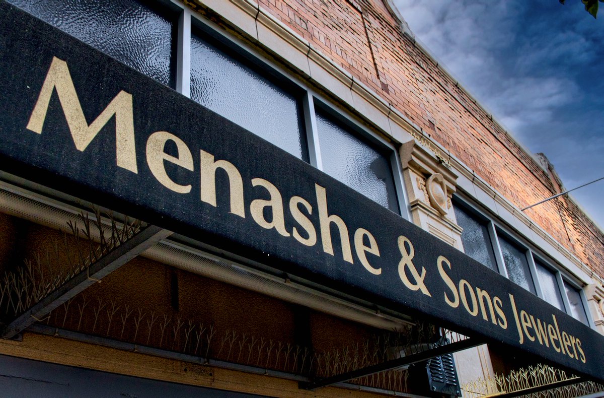 Josh Menashe praises police diligence and community support following arrest in brazen Menashe &amp; Sons Jewelry heist
westsideseattle.com/robinson-paper…