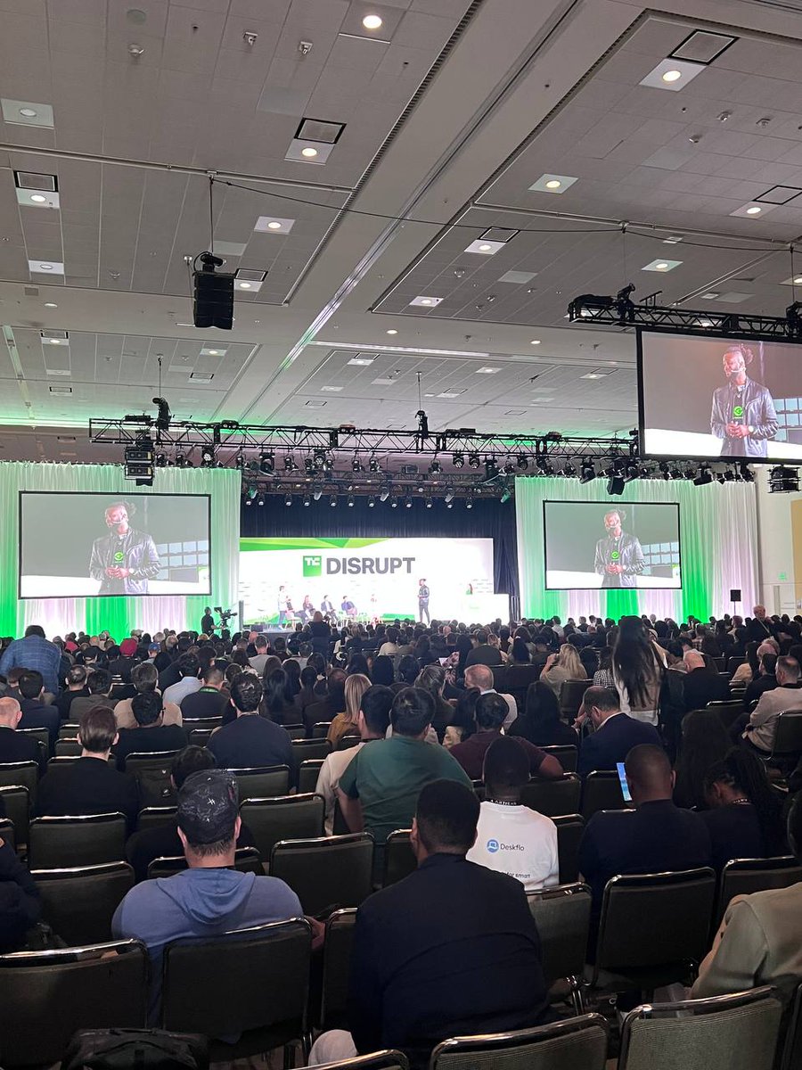 Shoptankio's tweet photo. Now in the USA to find the next AI unicorns to launch on https://t.co/49jkT182fw 

The only Solana project at @TechCrunch Disrupt, looking forward to seeing @toly appearance tomorrow. https://t.co/SDPhwKnAIS