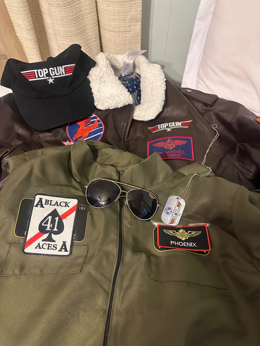 TexasRoxi's tweet photo. @TopGunMovie Am I allowed to be #Maverick and #Phoenix for halloween or is that too much? It’s not always chilly enough for the jacket here and this year it might lol https://t.co/7TANiDxSGO