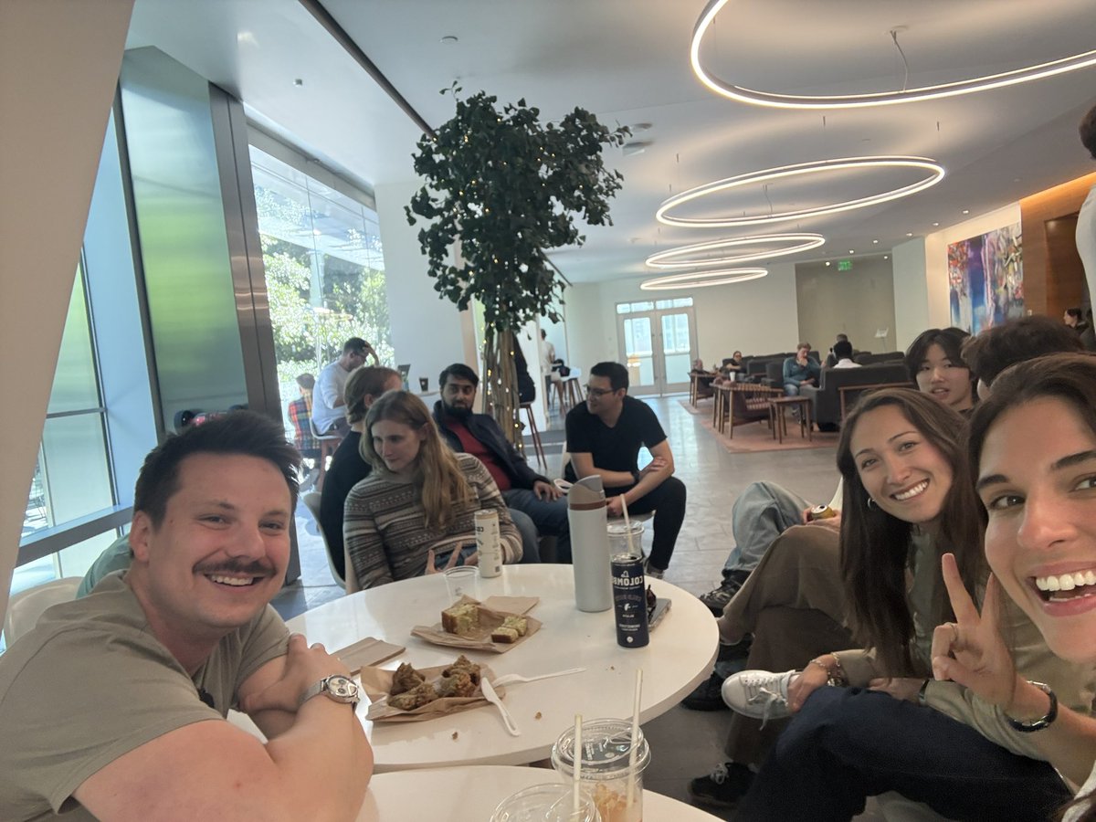 Once a hobbit, always a hobbit! So fun to see everyone at the <a href="/PalantirTech/">Palantir</a> alumni meetup in SF