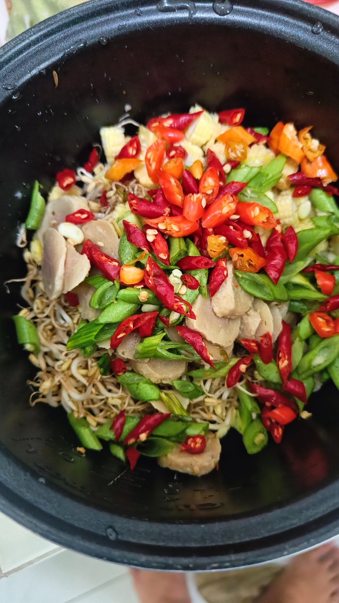 andikztr's tweet image. Day 1
Menu anak kos
#todaysmenu
from this                               to this 🍽️