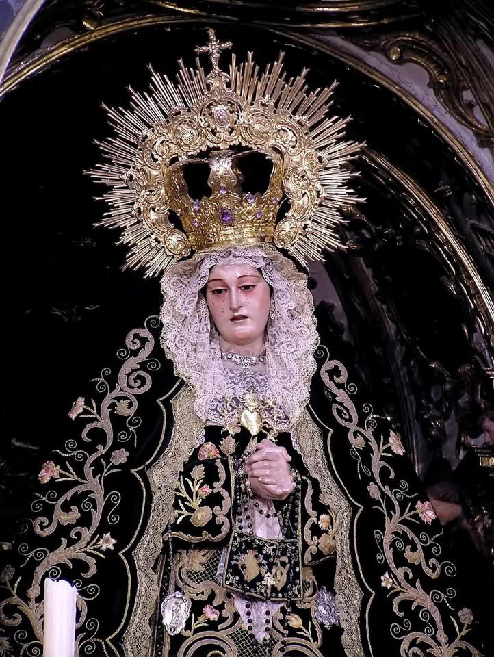 ServitasCadiz's tweet photo. TITULARES | La Virgen de los Dolores Coronada para la festividad de los Fieles Difuntos. https://t.co/Y9TctNsC6v
