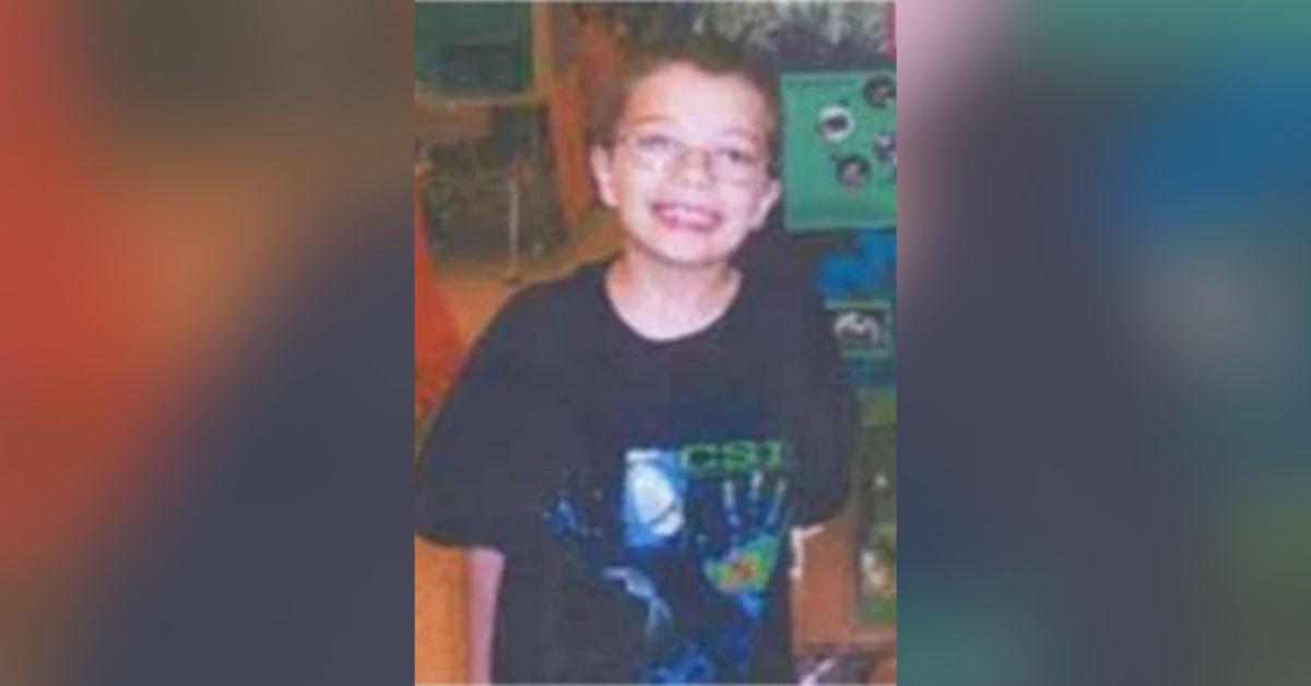 EchoesUnsolved's tweet image. A 7-year-old boy disappears from school in broad daylight.
His science fair project still stood waiting — but Kyron Horman was gone.
No witnesses. No answers. Just a mystery that still haunts Oregon.
echoesoftheunsolved24.blogspot.com/2025/10/vanish…

#JusticeforKyron #WhereIsKyron #Vanished #Missing2010