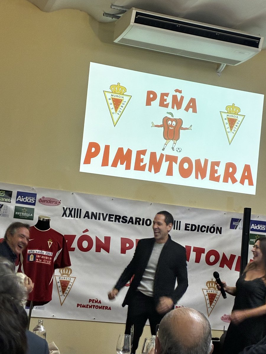 Muchas gracias a la <a href="/ppimentonera/">PEÑA PIMENTONERA</a> por invitarnos a su cena y entrega de premios Corazón Pimentonero. Una velada repleta de sentimiento y reconocimiento a dos figuras que rebosan murcianismo. D. Pepe Pallarés y D. José Luis Acciari.