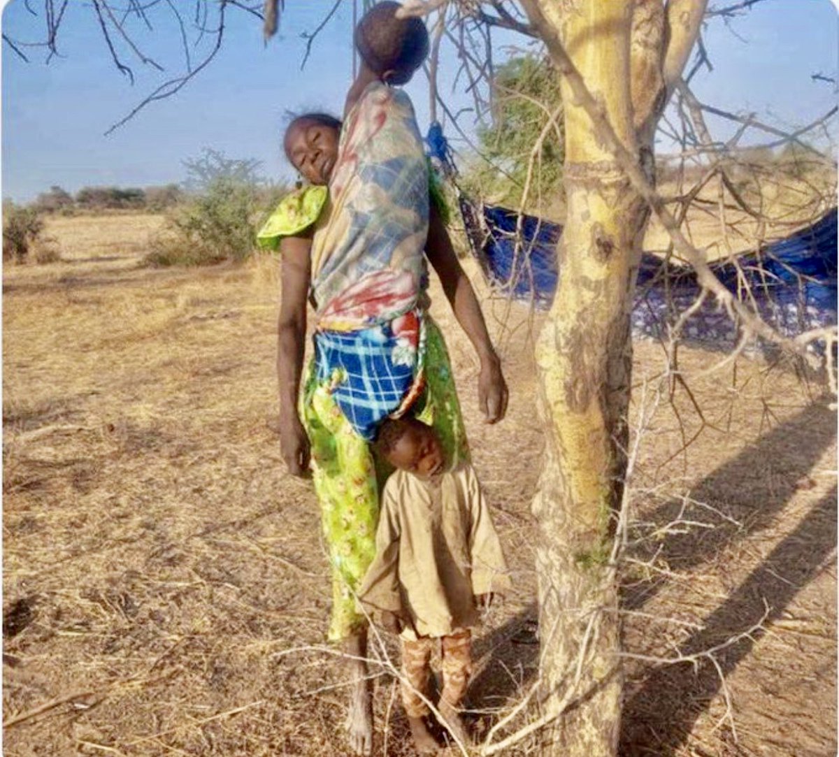 Esta brutalidad ha ocurrido en Sudán. Una mujer con sus hijos fue ahorcada por las FAR, grupo terrorista islamista como Hamás.

Como las víctimas son cristianas y los asesinos musulmanes, <a href="/petrogustavo/">Gustavo Petro</a> guarda silencio absoluto.