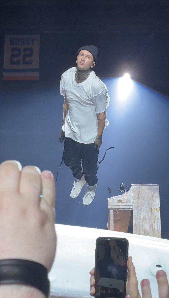 THEJUDGEOHNO's tweet image. Icy tour mattress you spawned so many gems of photos