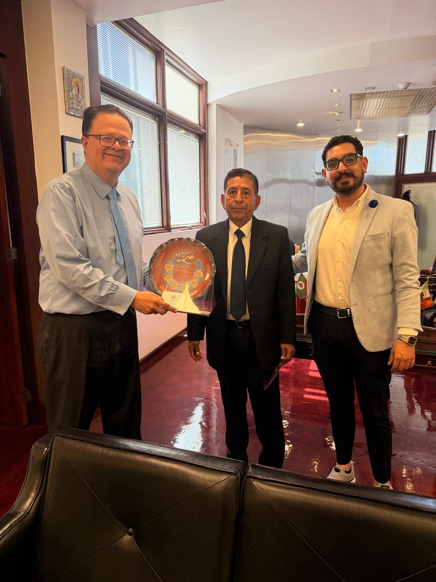 #HOY el secretario de Acuerdos, Jorge Eduardo Galindo Ramos y el Director de Capacitación y Enlace Institucional, Jaime Montiel Coto, se reunieron con el Mtro. Felipe de la Mata Pizaña, Magistrado de la Sala Superior del TEPJF.

<a href="/fdelamatap/">Felipe de la Mata Pizaña</a>
<a href="/TEPJF_informa/">TEPJF</a>
<a href="/TEPJF_SRCDMX/">Sala Regional Ciudad de México</a>