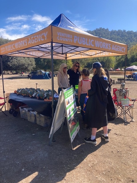 VCPublicWorks's tweet image. 🎃 This past Saturday, October 25th, our IWMD team joined the Girl Scouts of California’s Central Coast at Camp Arnaz for a fun-filled Tent or Treat Event! 👻 ♻️

#IWMD #Sustainability #Composting #GirlScouts #CommunityEvent #TentOrTreat #HalloweenFun #GrowWithUs