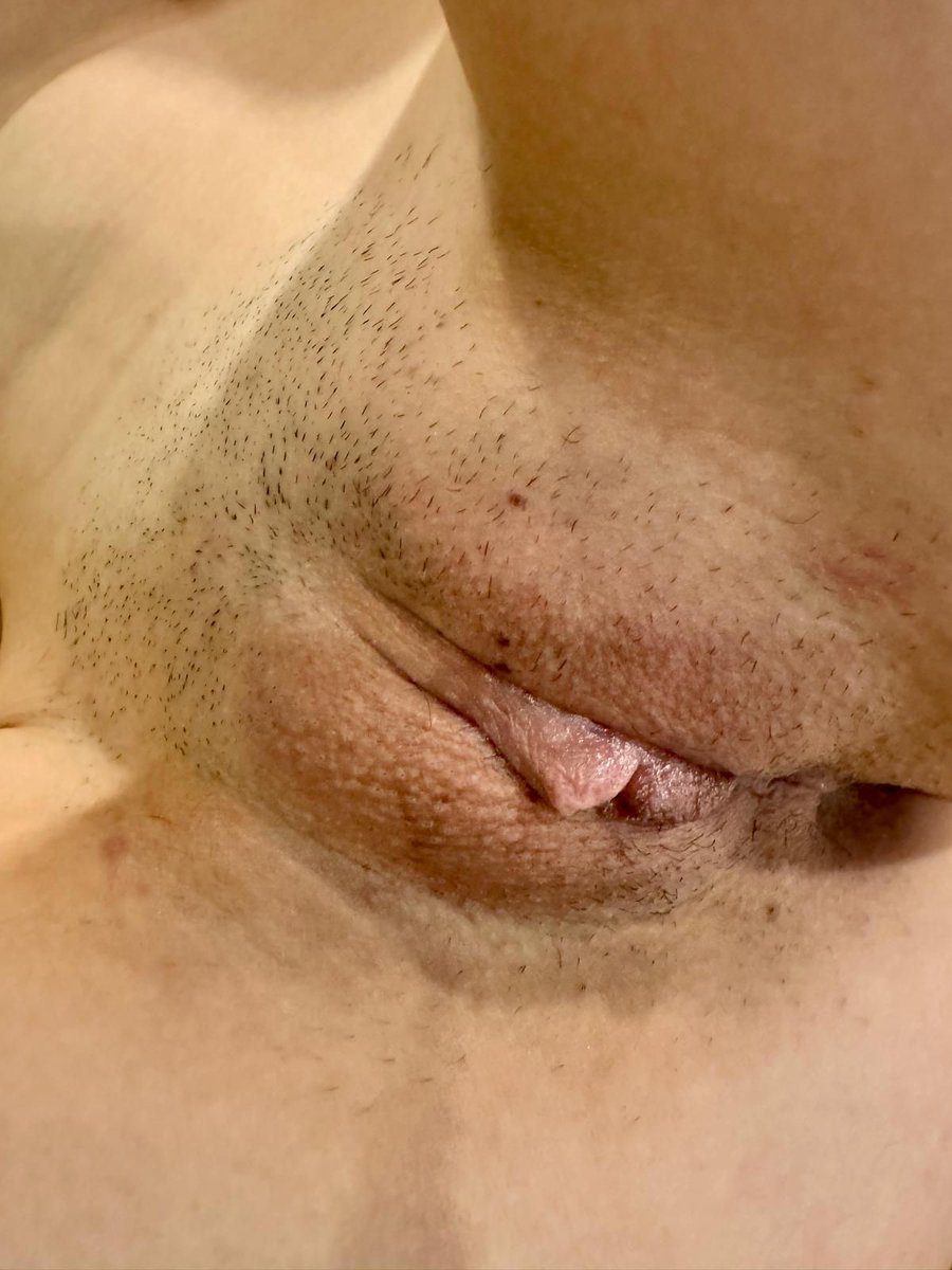 So flexible, spreading out on her side <a href="/Dez_Hansen/">Dezzzy hansen 🔞</a> knows you won't be able to resist seeing her pussy at that angle... Think you could last buried deep inside either one of those holes? 🤤 atkgirlfriends.com #pov #gfe #bts