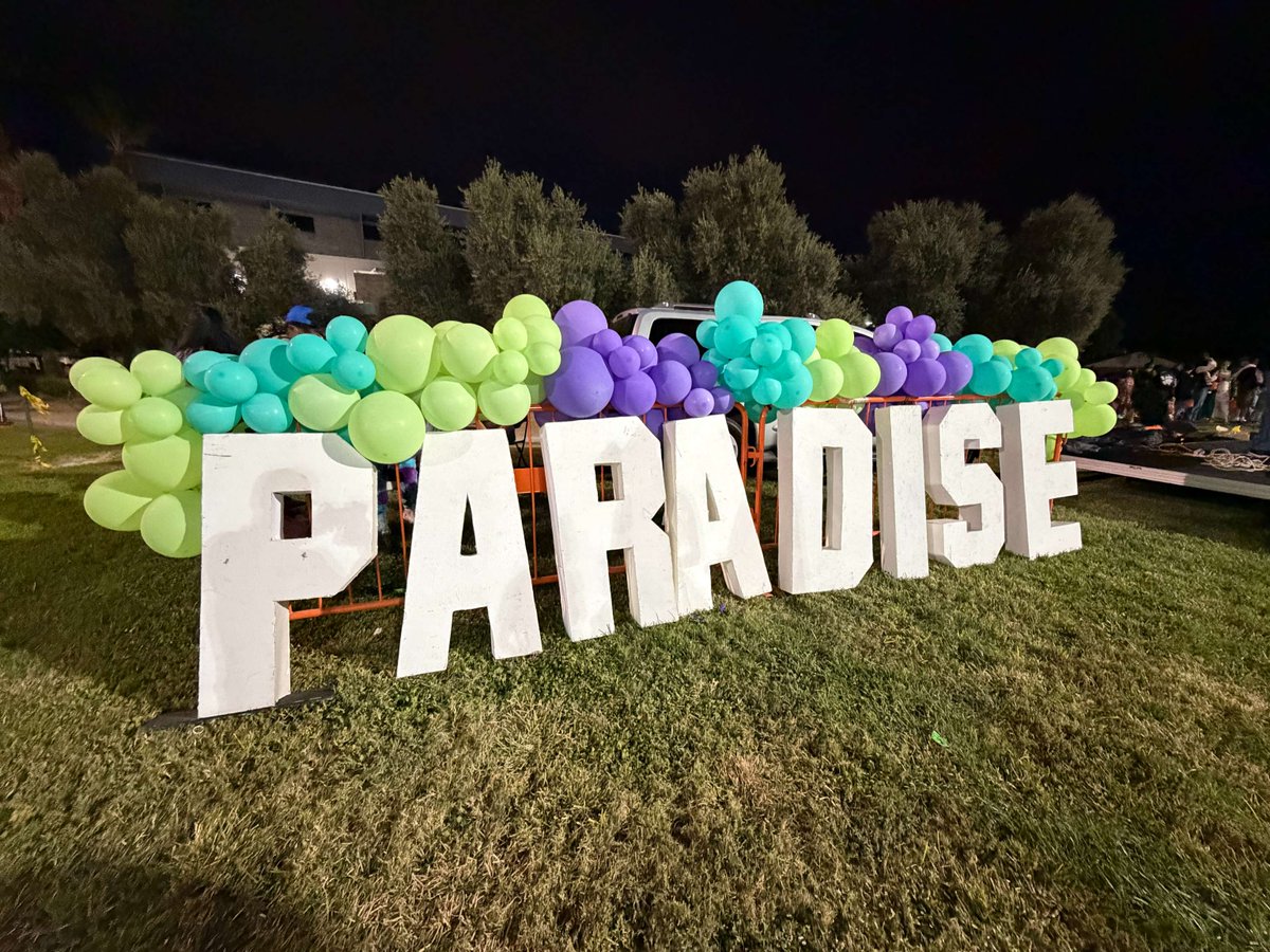 🎃🚓 We had a spooktacular time at the Paradise Rec Center Trunk or Treat!
Thanks to everyone who came out for candy, costumes &amp; community fun. 👻🍬💙

#LVMPD #TrunkOrTreat #CommunityFirst #Halloween