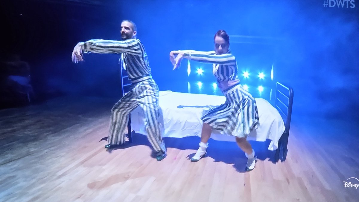 JLOStudios's tweet photo. Love this so much, Mark is really stepping up his choreography.
#DancingWithTheStars, #DWTS, #DWTS2025, #DWTShalloween, #DancingWithTheStarsHalloween, #DWTSCostumes, #DWTSRecap, #DWTSResults, #SpookyDanceNight, #DWTSFans https://t.co/ySr2YN9XZW