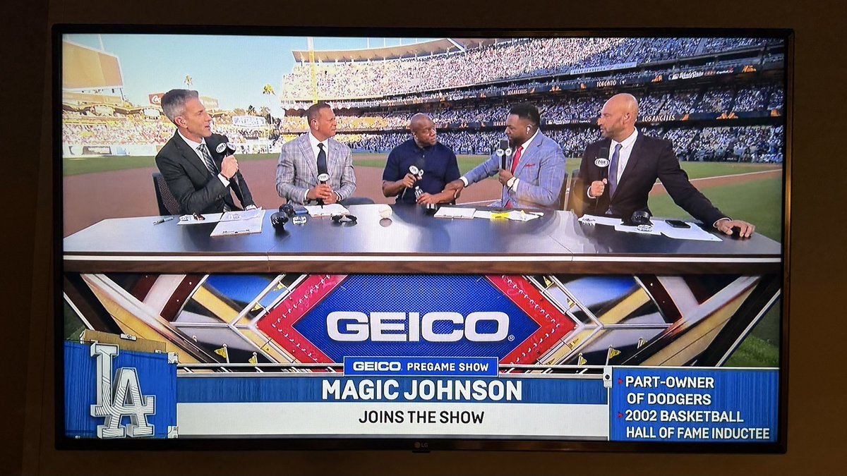 Flyingace773's tweet image. 米FOXの放送席がスーパースター揃い踏みすぎて凄い。皆で SHOHEI のこと話してる。日本人として誇らしい。

Go !! Shoooohei !!!

#PreGameShow 
#MLB #ドジャース 
#大谷翔平 #ワールドシリーズ 
#2025ワールドシリーズ