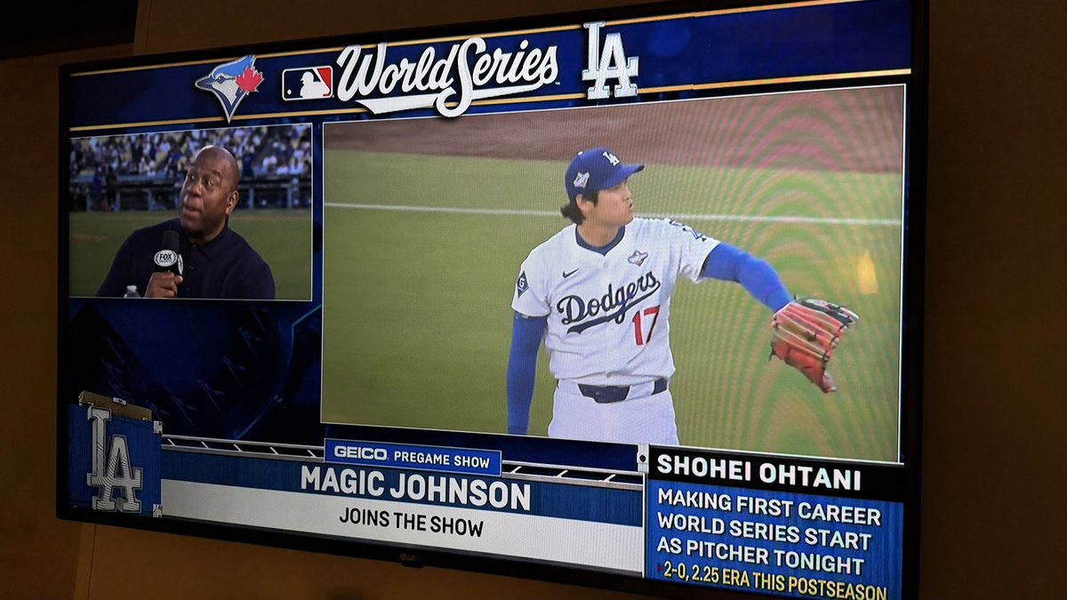 Flyingace773's tweet image. 米FOXの放送席がスーパースター揃い踏みすぎて凄い。皆で SHOHEI のこと話してる。日本人として誇らしい。

Go !! Shoooohei !!!

#PreGameShow 
#MLB #ドジャース 
#大谷翔平 #ワールドシリーズ 
#2025ワールドシリーズ