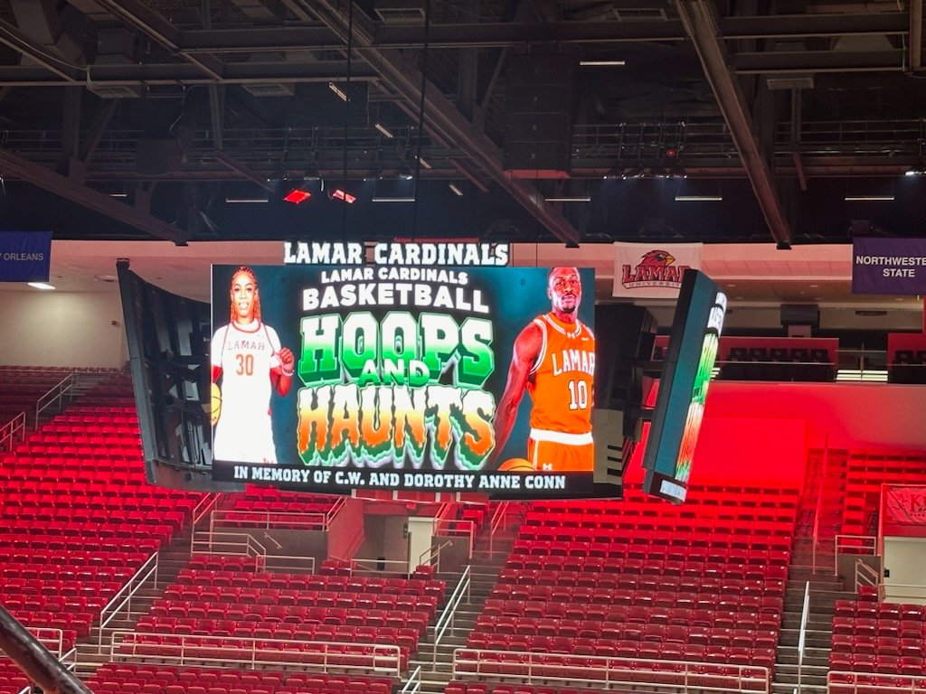 Had a great time at <a href="/LamarWBB/">Lamar Women's Hoops</a> Hoops and Haunts event! 

More work to do..

Humbled...Blessed...Thankful..

Still working..

<a href="/CoachAQUA_LAMAR/">Aqua Franklin</a> 
<a href="/RayPatche/">Raymond Patche II</a> <a href="/osneed11/">Omar Sneed</a> <a href="/chi_mit/">mita anggraeni</a>