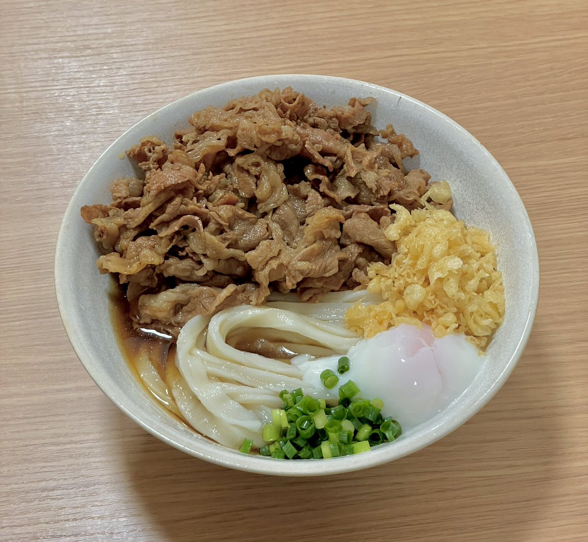 udon_shiro_obi's tweet image. 今週も営業始めさせていただきます。
平日の営業時間
昼　11:30〜14:00
夜　17:30〜19:30

土日の営業時間
11:30〜14:00

麺切れの場合早仕舞いありです。
高額紙幣使えません。
あらかじめ1000円札のご用意お願いします。

宜しくお願いします。