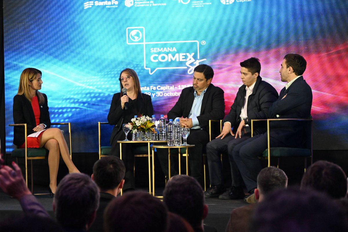 PacoGaribaldi's tweet photo. Hoy inicia una nueva edición de @semanacomexsf! Durante tres jornadas, empresas, Pymes, estudiantes y especialistas compartirán charlas, debates y rondas de negocios para potenciar la presencia santafesina en los mercados internacionales. https://t.co/TlVzJwXRKY