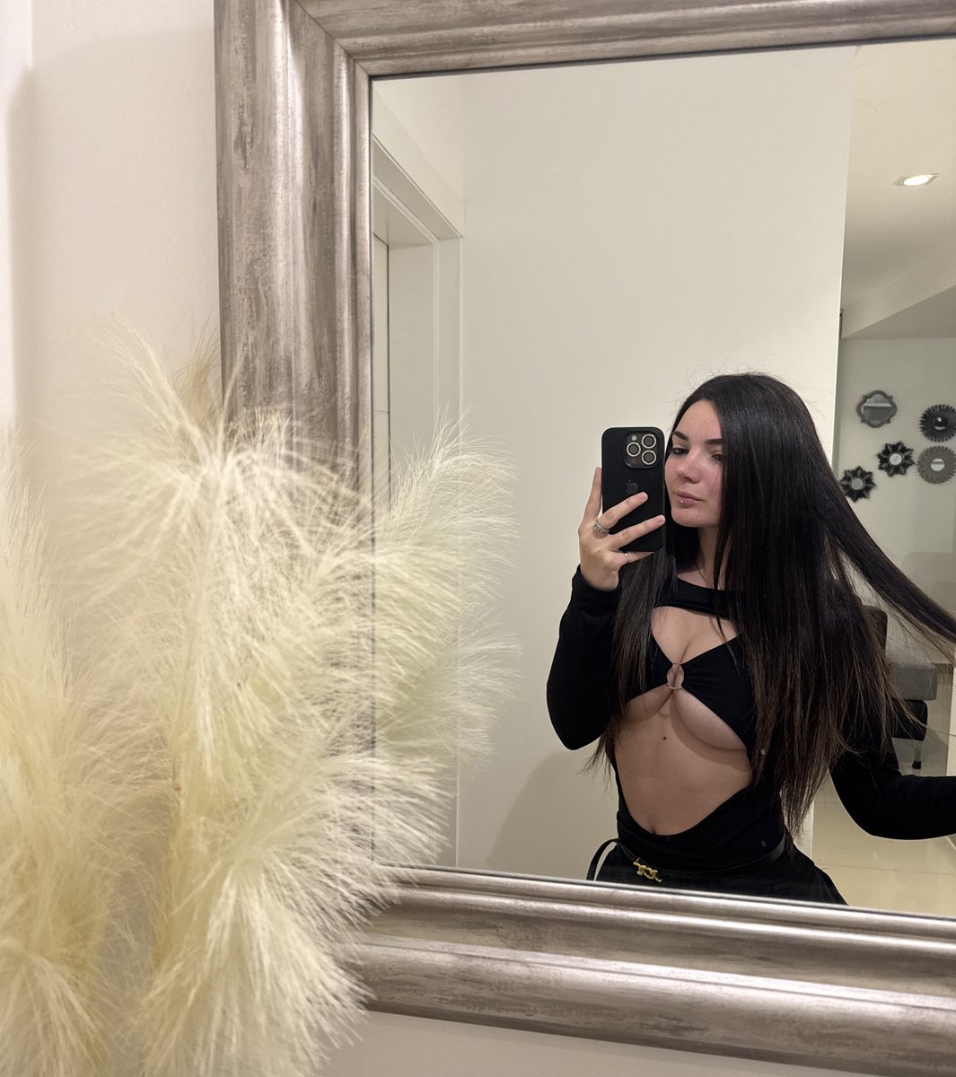 tengo un cumplee, q opinan de mi skin? sino voy desnuda