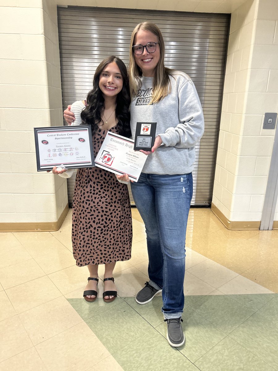 RaeganAdams2026's tweet photo. That’s a wrap - Soccer 2025!

⚽️ Offensive MVP
⚽️ Scholar Athlete
⚽️ Central Buckeye Conference Sportsmanship Award https://t.co/xuJOipK5h9