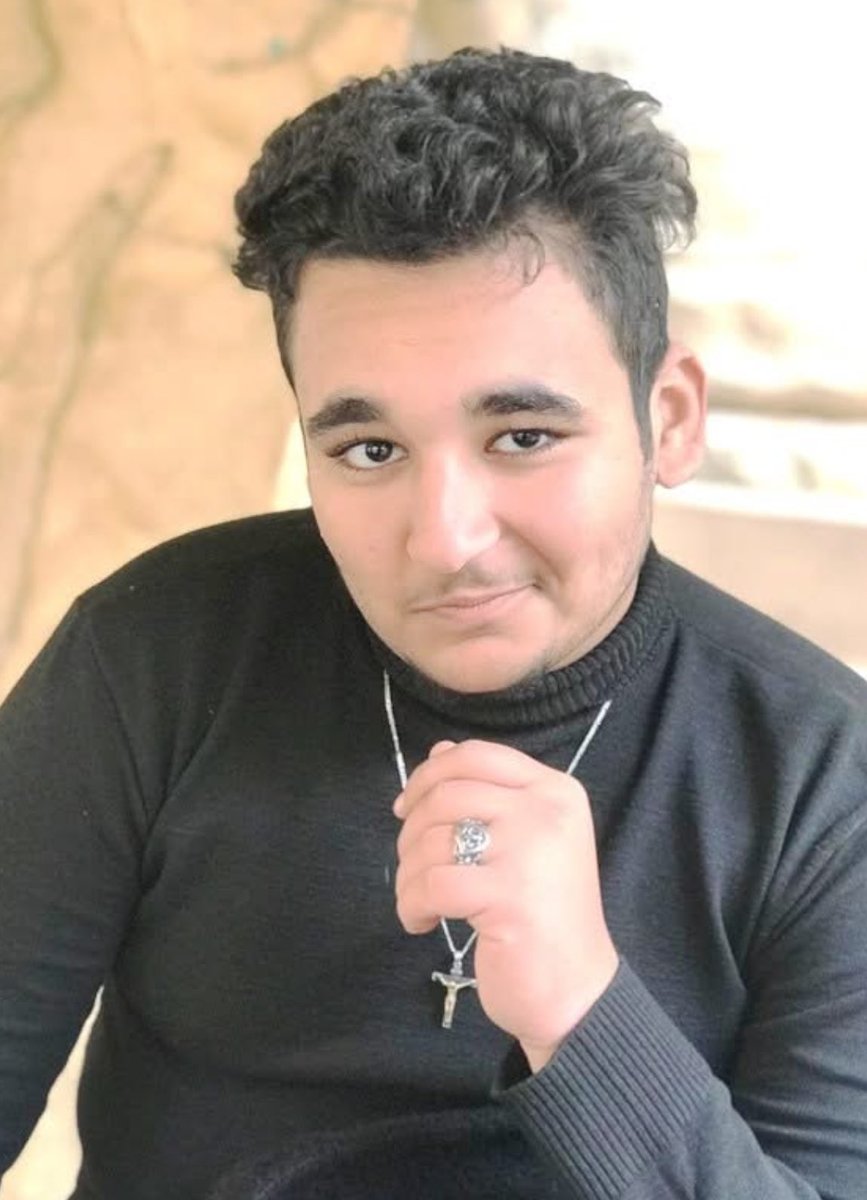 افرحوا عن بولا عادل بلاش قله ادب عيل ٢٠ سنه يا أوساخ 
التهمة تبشير  😂
 بظبط زي انضمام لجماعة إرهابية 
#الحرية_لمصر