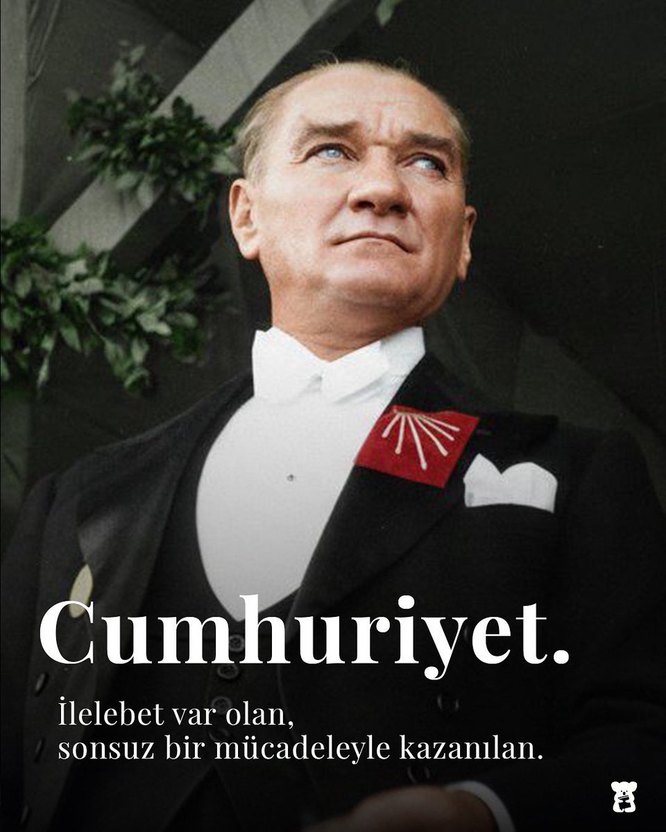 Cumhuriyet, bir milletin yeniden doğuşudur. Eşitlik, özgürlük ve umutla yoğrulmuş bir inançtır. Sonsuz bir mücadeleyle kazanıldı, ilelebet sürecek bir ışıkla yaşayacak. Atalarımızdan aldığımız bu miras, daha nice seneler geleceğimizi aydınlatacak. 🇹🇷🤍#CumhuriyetBayramı