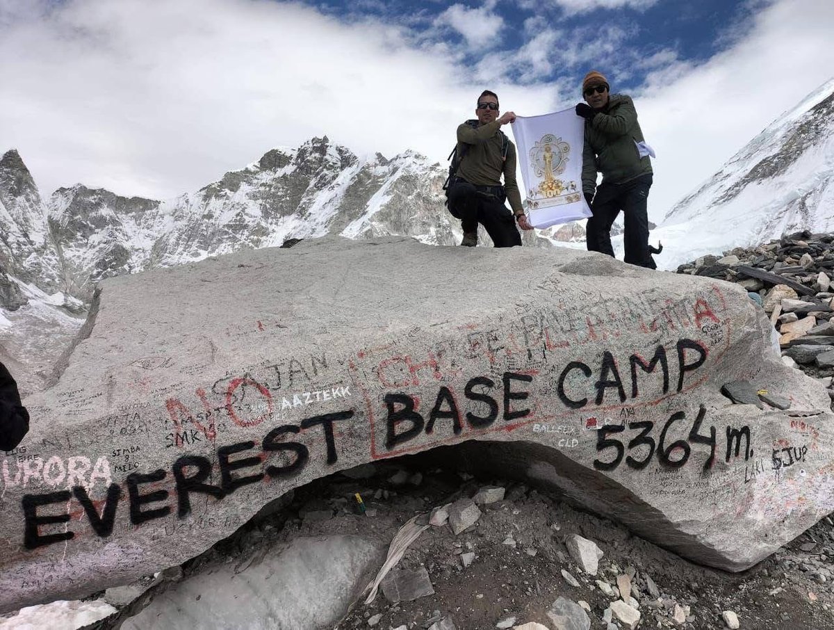 RNagothu's tweet image. ఎవరెస్ట్ శిఖరం పైన పుట్టపర్తి శ్రీ శ్రీ భగవాన్ సత్య సాయి బాబా నామస్మరణ 🙏
#Everest #SatyaSaiBaba